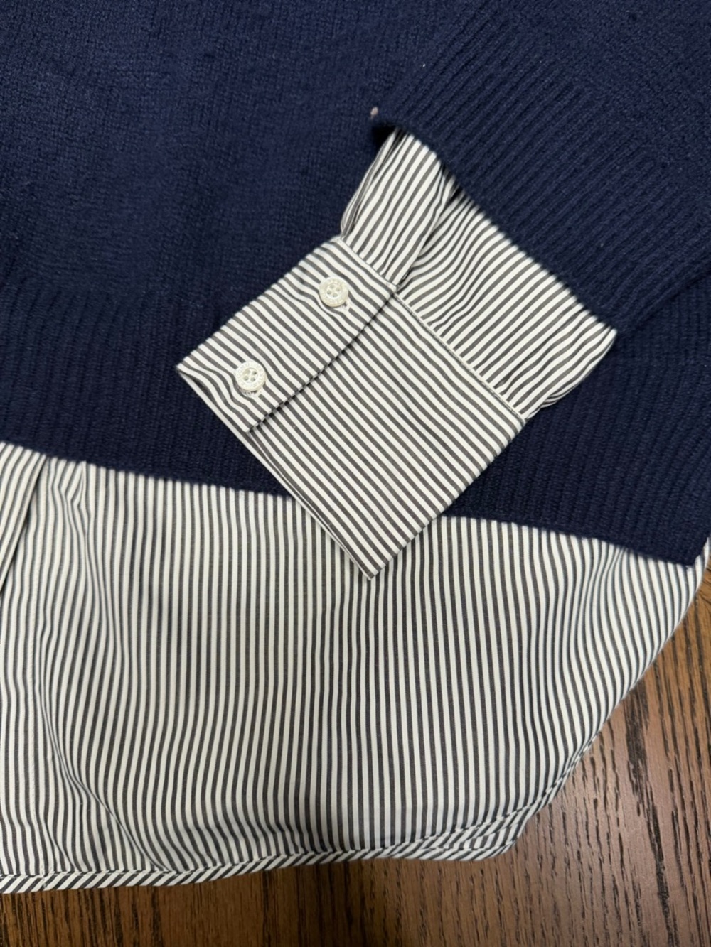 Brochu Walker Navy The Looker Layered V-Neck Sweater M - Picture 8 of 10
